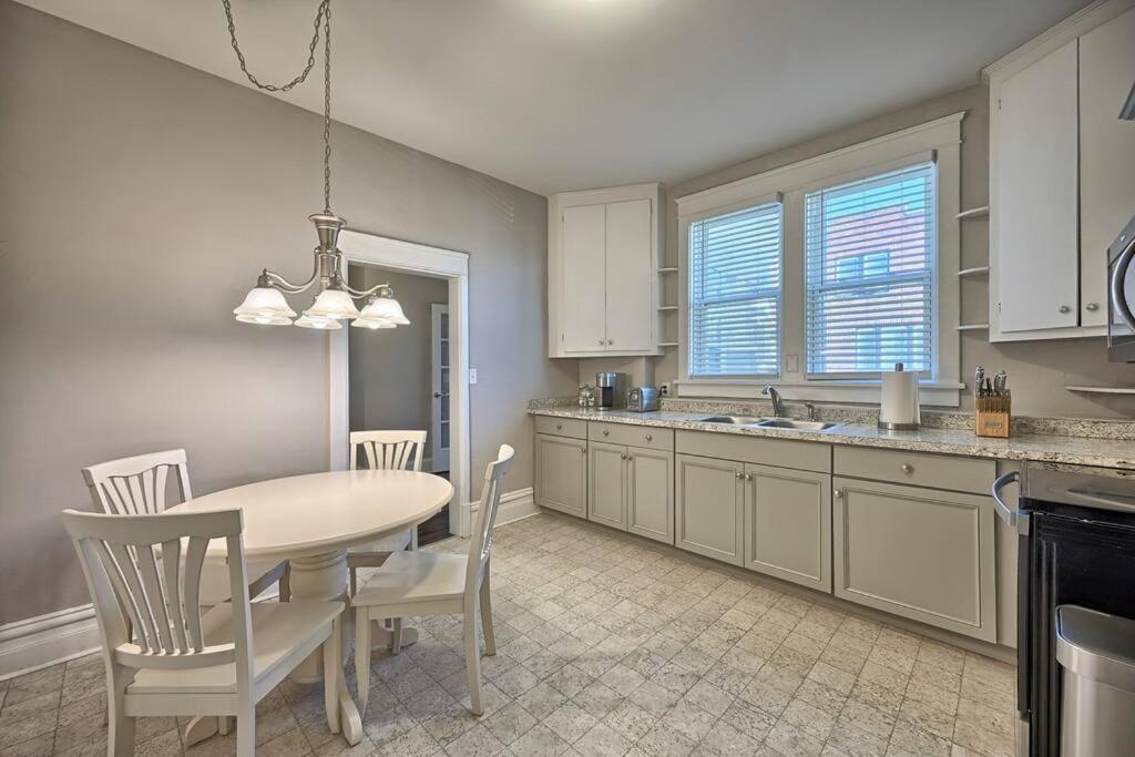 Suites On Seneca - Lovely 2 Bed 1 Bath Apartment Гаррисберг Экстерьер фото